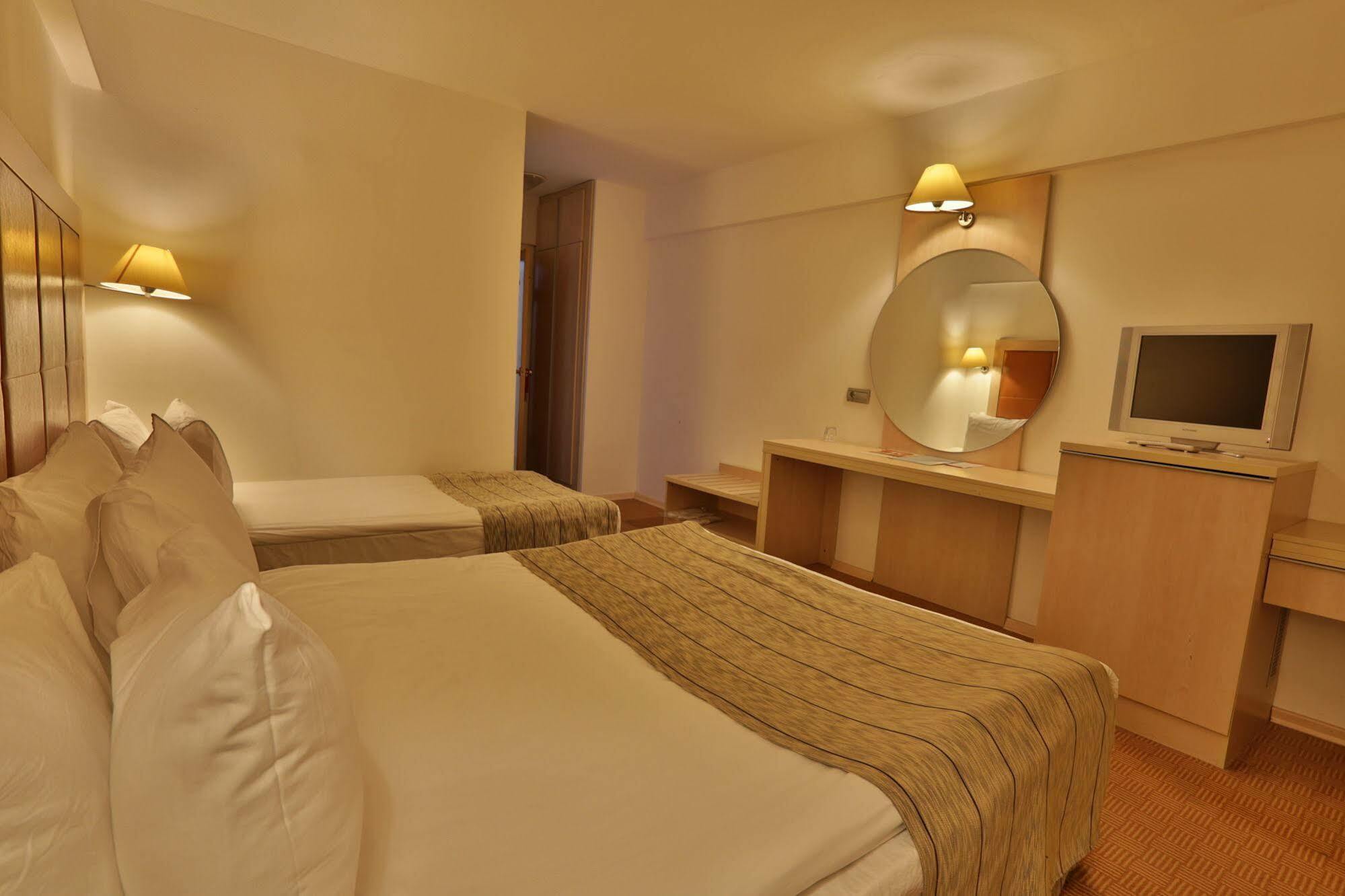 Kaya Greenpark Hotel Karapazar Екстер'єр фото